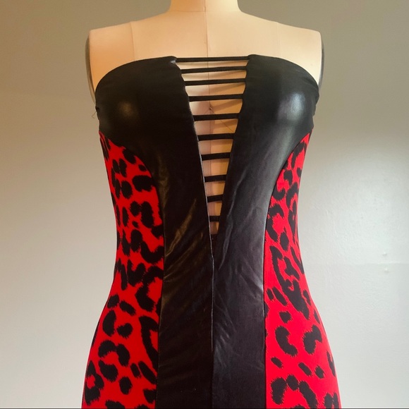 Dresses & Skirts - Sexy Cheetah Print Dress